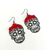 🇲🇽 EL DÍA DE MUERTOS APPROCHE ! 🇲🇽

A cette occasion je vous propose ces incroyables boucles d'oreilles estampes calaveras 💀 en laiton couleur noir avec de jolies roses rouges 🌹

Elles en imposent par leur taille mais on les oublie tant elles sont légères 🤩

⚠️ 4 paires disponibles 
🏷️ 10€ la paire 
📬 Expédition sous 24h
🇲🇽 Plein d'autres bijoux thème Mexique et calaveras sur ma boutique en ligne 

A shopper ici ➡️ https://www.lescreasdalexia.fr/accueil/1118-boucles-d-oreilles-dia-de-muertos-.html 

#calaveras #díademuertos #dayofthedead #mexique #mexicanskull #halloween #profdespagnol #fridakahlo